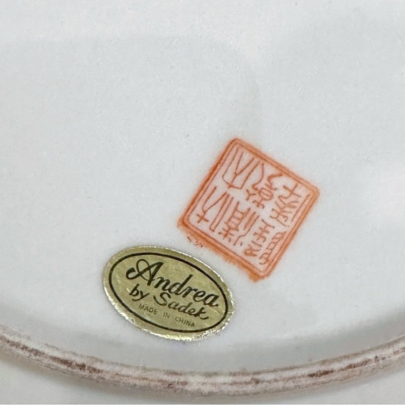 Andrea by Sadek Enameled Decorative Plate 10-1/4” - Picture 8 of 8